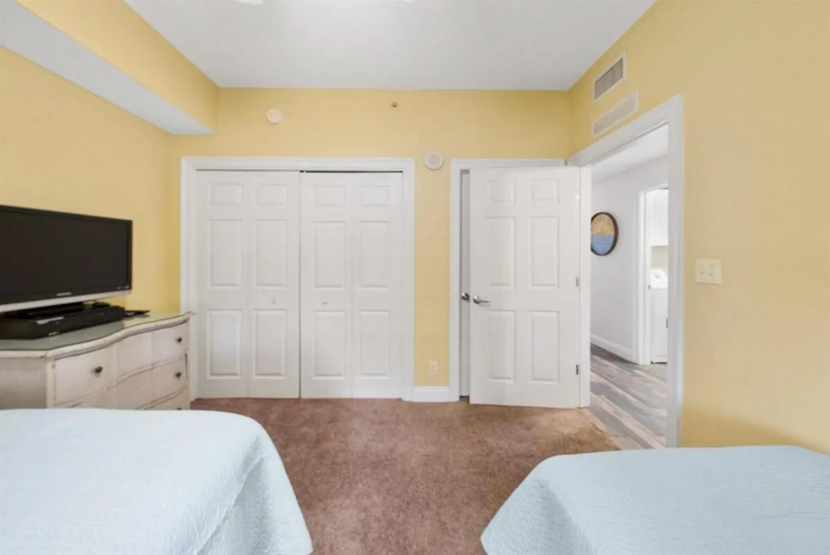 Calypso 209E 2Nd Floor Corner Unit 2 Bedroom Direct Beach Front Panama City Beach Apartment